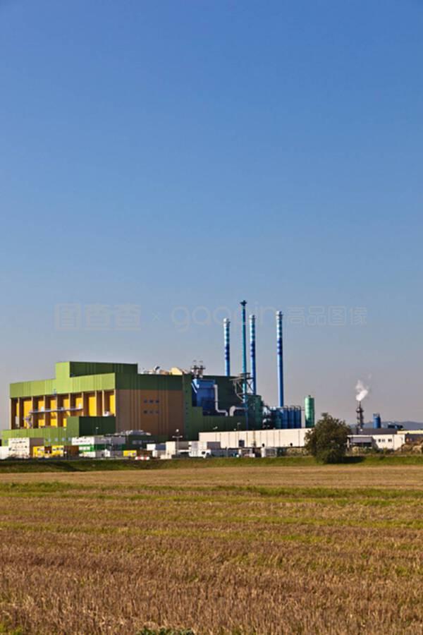 美丽风景中的工业园建筑